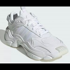 ADIDAS ORIGINALS MAGMUR Women's Chunky Sneakers Shoes White Size 7.5.